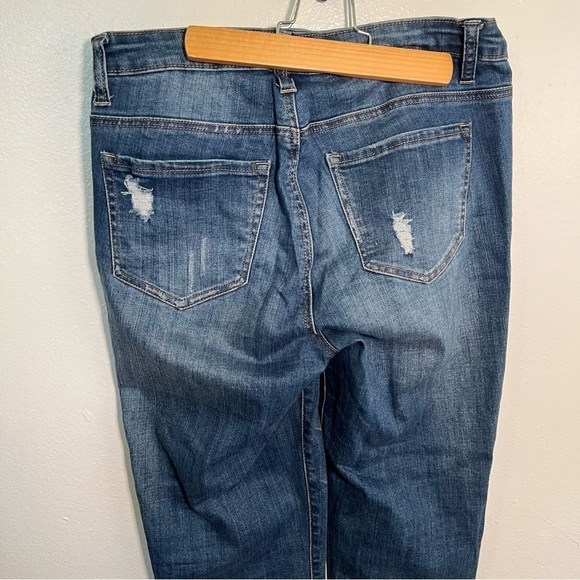 Tractr Blu Skinny Jean Medium Wash Distressed - Picture 8 of 11